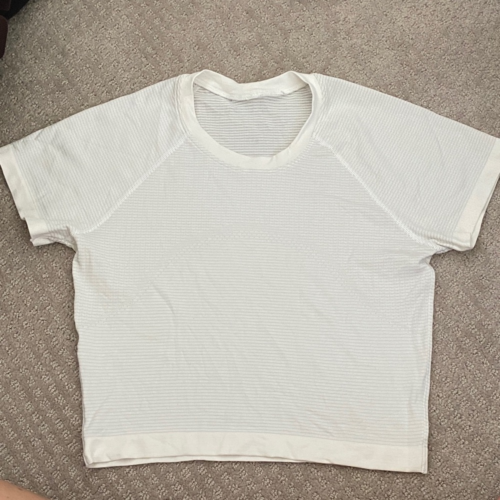 Lululemon swiftly tech crop top size 6